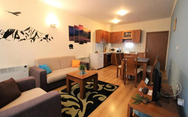Pine Tree Apartment 3 - B3