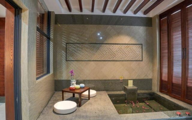 Southeast Huadu Hot Spring Hotel