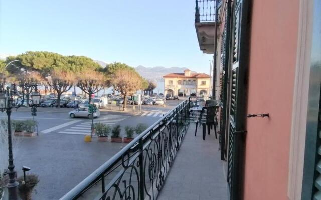 Brezza di Lago apt in Stresa With Balcony