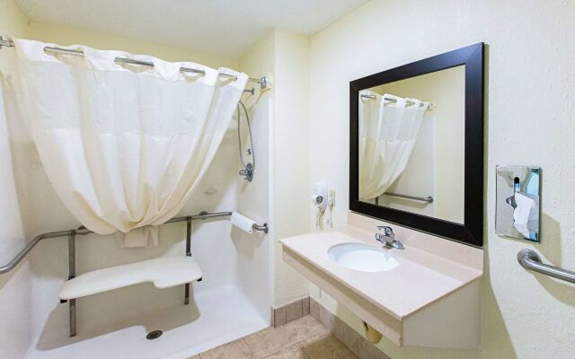 Quality Inn & Suites Florence Civic Center