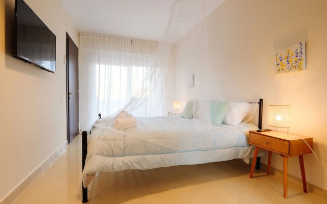 Impeccable 1-bed Apartment in Schinias Beach