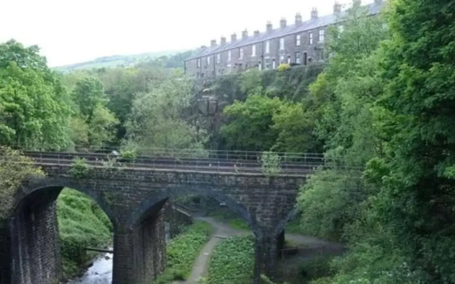 Immaculate 1-bed House in Newtown, Disley