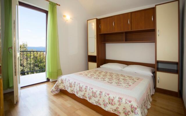 Ana - quiet and peaceful - A2(4+1)