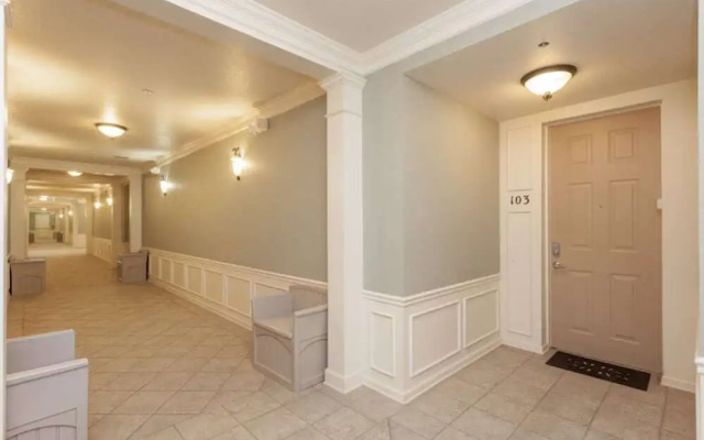 Vista Cay 3 BR Condo Large Balcony - NPM 8841