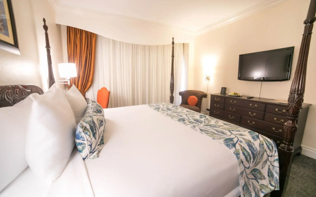 The Courtleigh Hotel and Suites