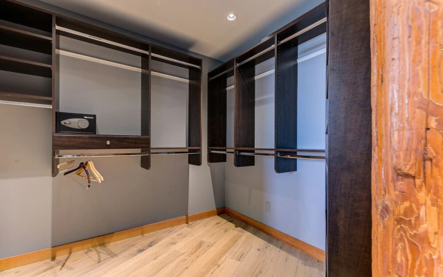 Exquisite 3BDR Penthouse in Downtown TC