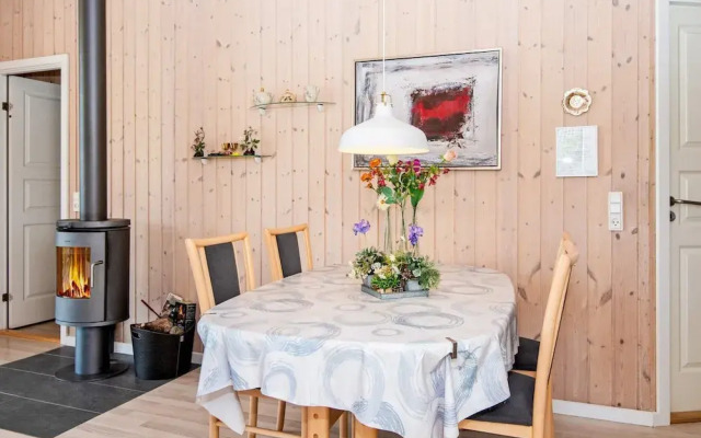 6 Person Holiday Home in Tarm