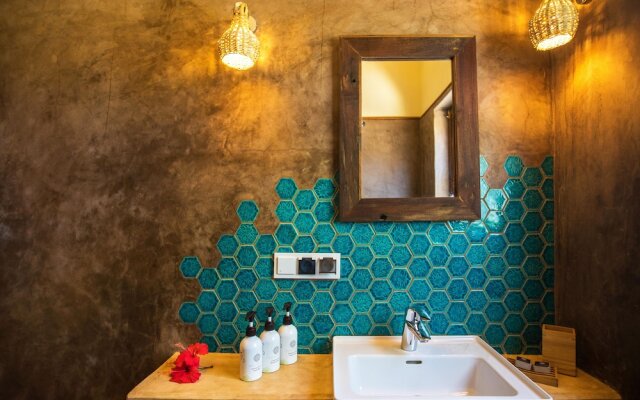 Clove Island Villas & SPA