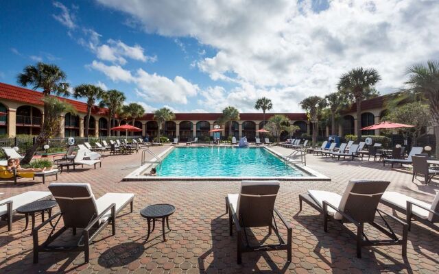 Maingate Lakeside Resort