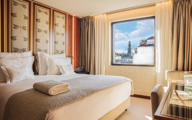 Wine & Books Porto Hotel