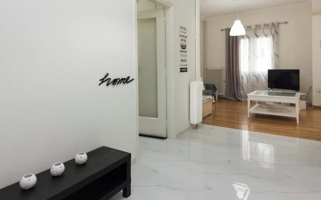 Charming 1 Bd Apt near ASOE in Athens