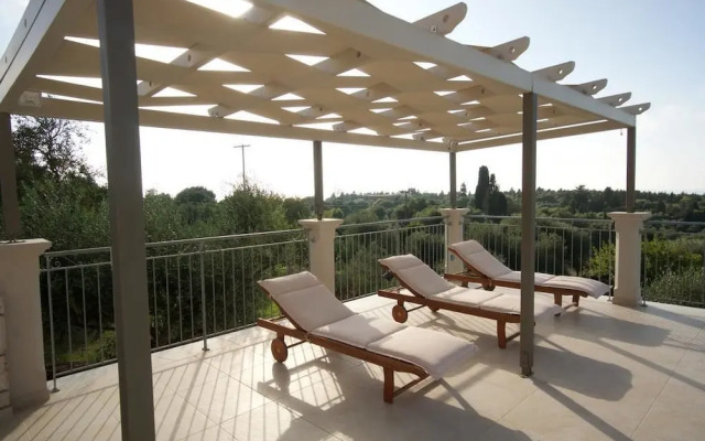 Vryonis Villa