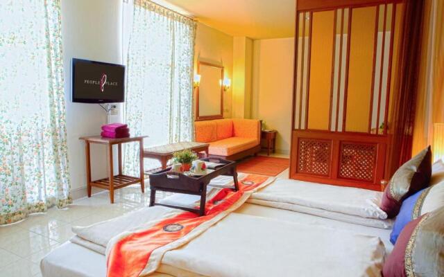 People Place Boutique In Town Hotel