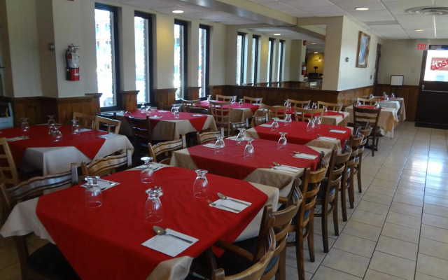 Empress Inn and Suites by The Falls