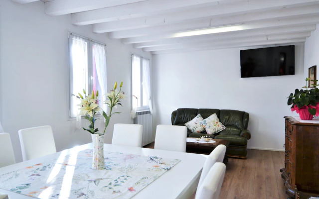 Stellar Apartment in Miane With Shared Swimming Pool