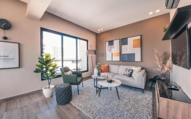 Fully Serviced Apartment at Regatta Living - 8B