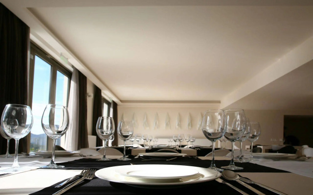 Seleni Suites