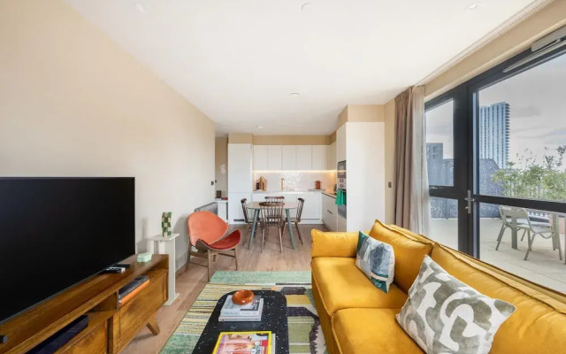 Chic Urban Flat With Rooftop Access
