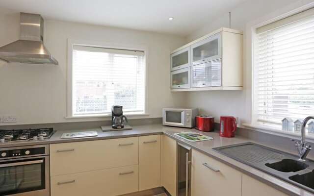 Modern Holiday Home in Aldeburgh Near Beach