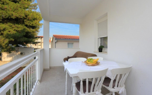 Lias - With Restaurant - A6 Prvi kat