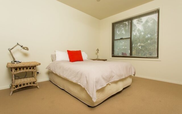 'Rolling Waves 2' on Ocean Drive