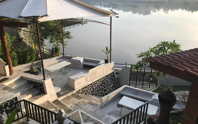 Seven Trumpets Guesthouse