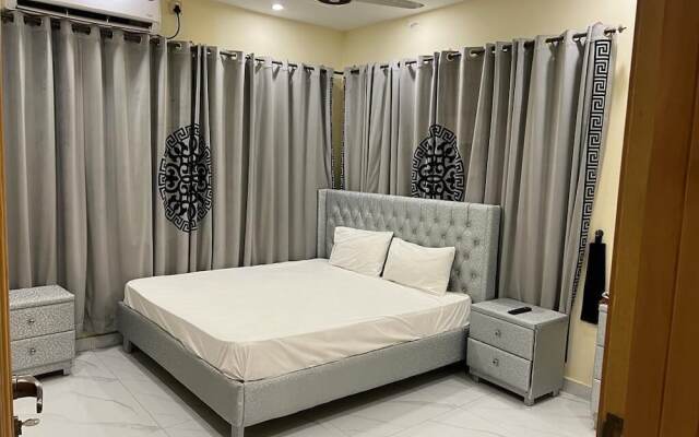 Lavish Guest House G-8