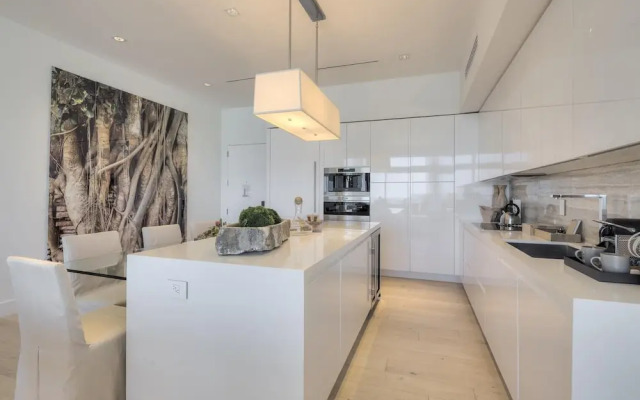 2 2 City View Penthouse Ph1615