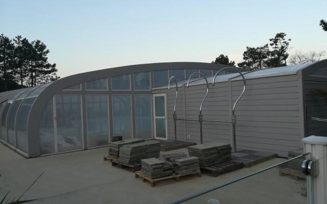 Property With 2 Bedrooms in Saint-jean-de-monts, With Pool Access, Fur