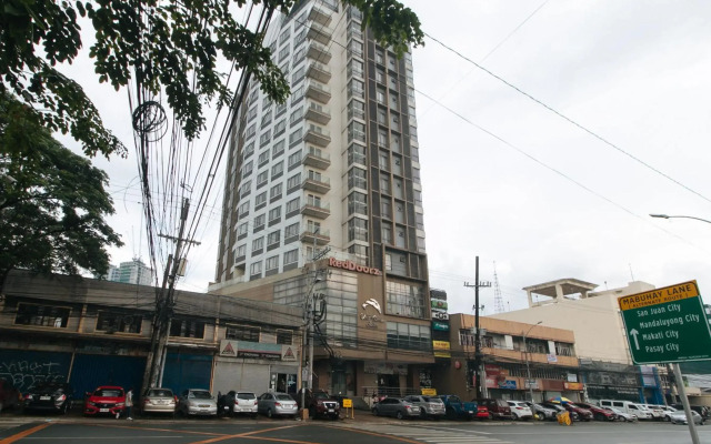 West Avenue Suites