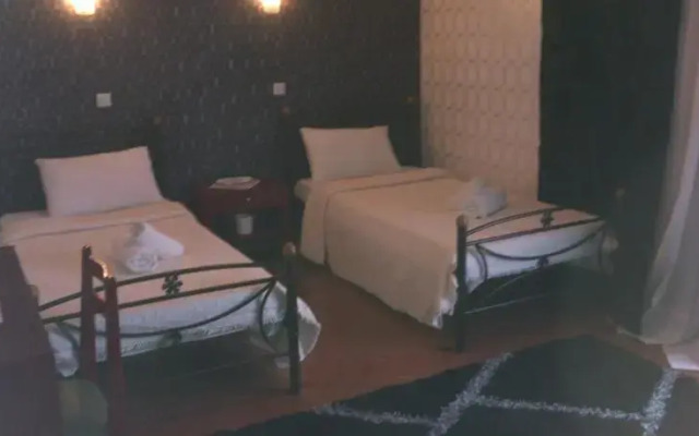 Artemis Hotel