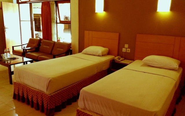 Hotel Lestari Near Lippo Plaza Mall Jember