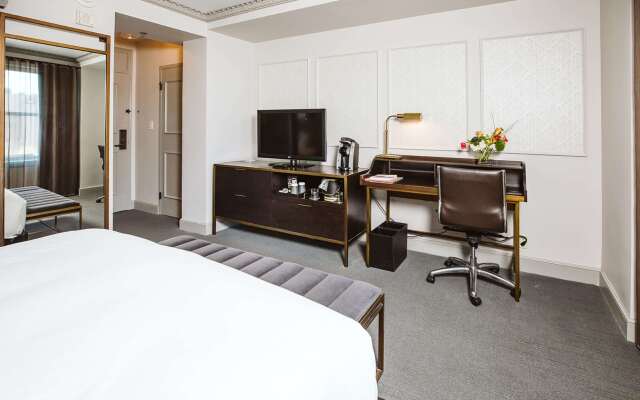 Hotel Phillips Kansas City Curio Collection by Hilton