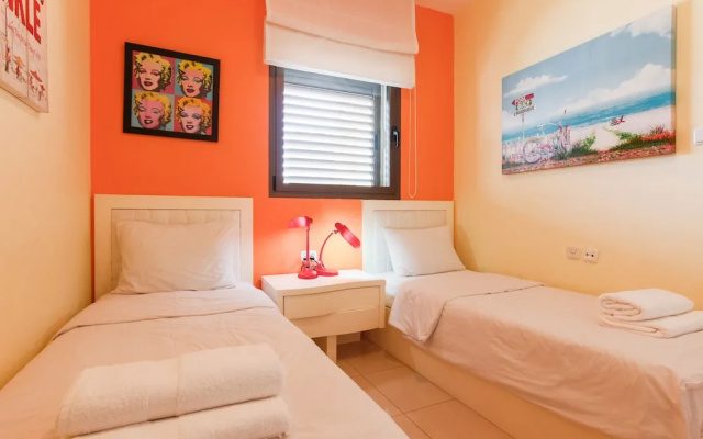 Comfort & Balcony near Beach by FeelHome