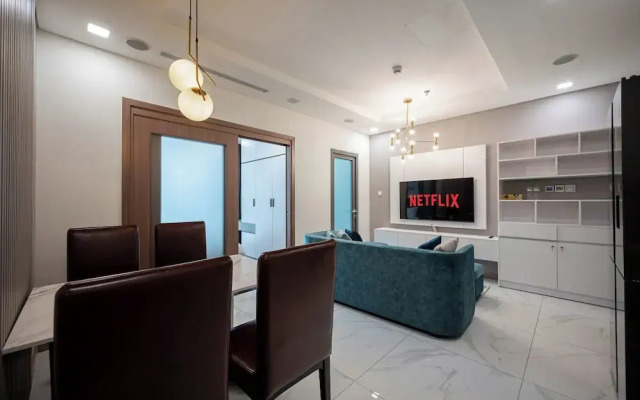 DE LA SOL Centre Point