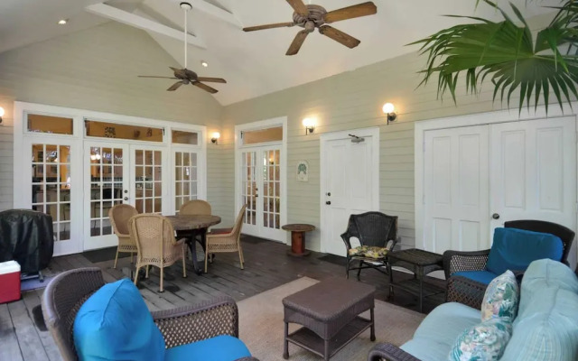 Easy Livin' by Avantstay Key West Home w/ Pool & BBQ Week Long Stays Only