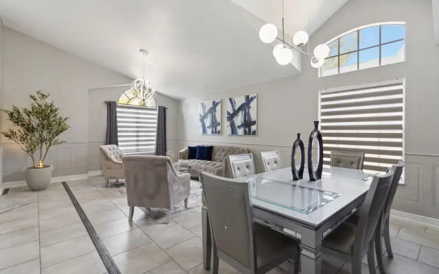 Fascinating Private Pool and Game-room, Near Disney!!