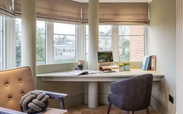 Stylish Studios SOUTHFIELDS STATION