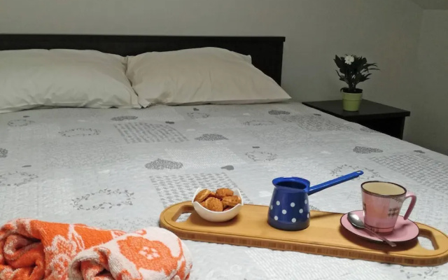 All New Seafront Apartment Yvonne, Sleeps 5