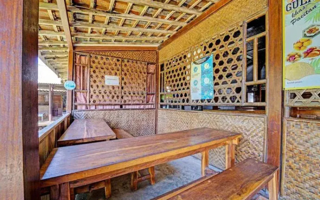 OYO Life 91201 Larasati Homestay Pantai Klayar