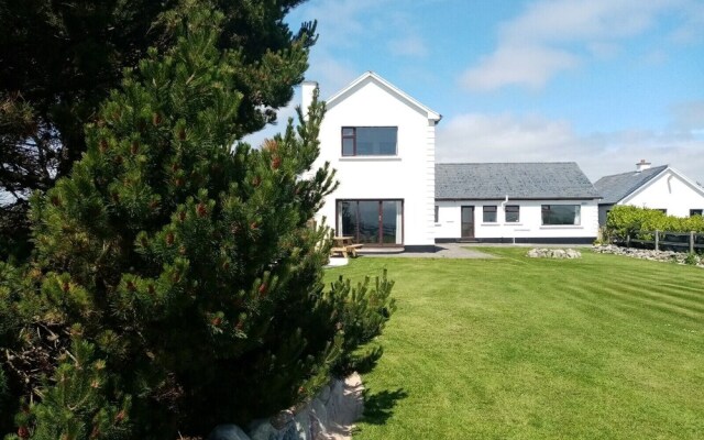 Beautiful Castle View House, Tullaghanbawn