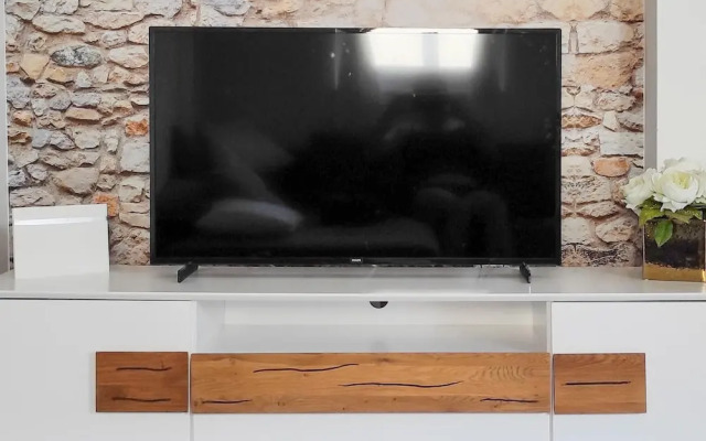 Nice Apartment in Vrsi With Wifi and 3 Bedrooms