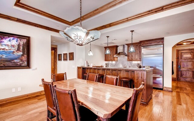 Vail Mountain Lodging by East West Hospitality