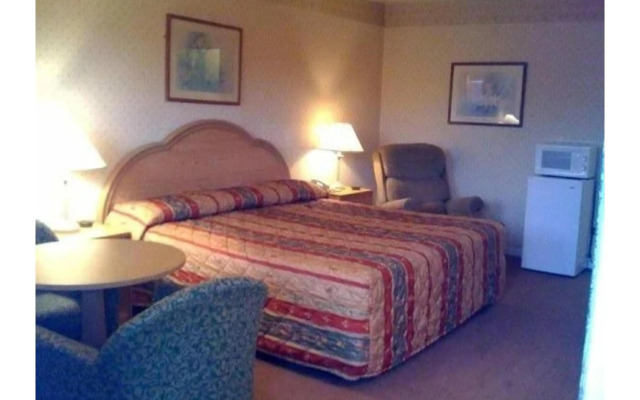 Hotel O Relax Inn Lewisburg near I-64