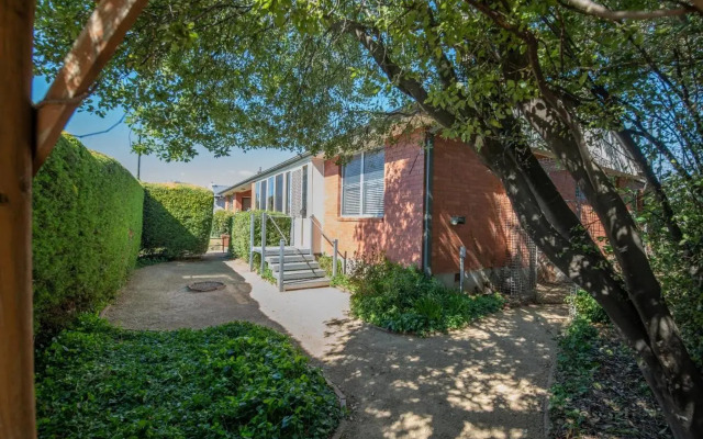 Sweet Caroline Sunny & Spacious Sleeps 6