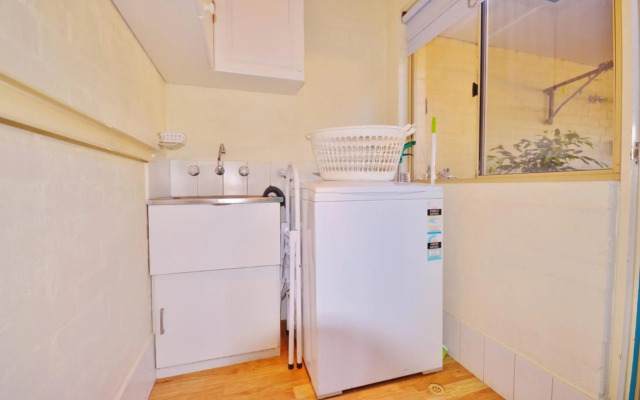 Palm Garden Apartment - Kalbarri WA