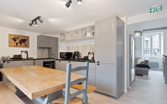 Fascinating Apartment in Bayeux With Communal Terrace/living Room and Kitchen