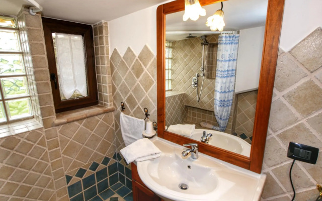 Peaceful Villa in Montefiascone with Bubble Bath