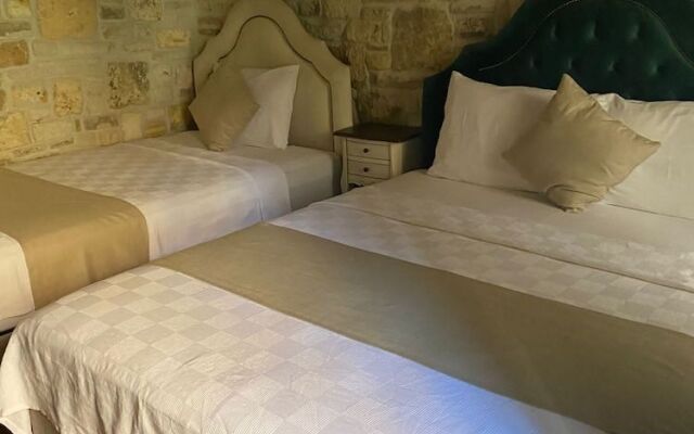 Sim Otel