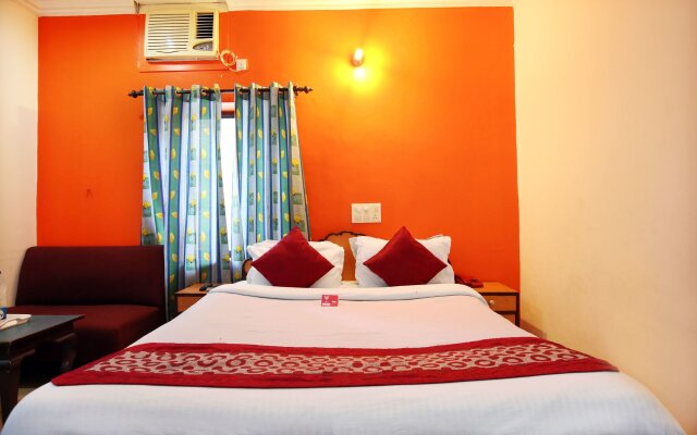 OYO 4256 Hotel Rajmahal